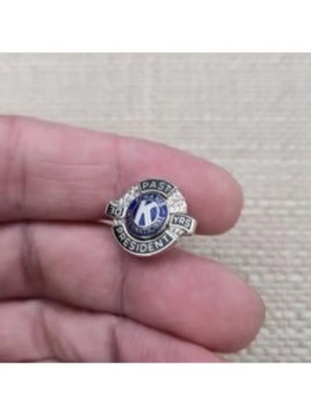 Kiwanis International 30 Yrs Past President Enamel Lapel Pin Club Badge A8390